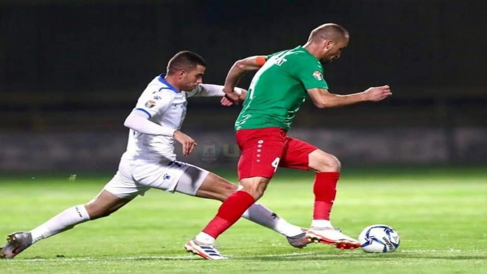 الوحدات يتصدر دوري المحترفين
