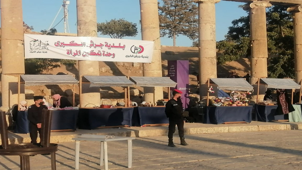 170 طاولة عرض لوحدة تمكين المرأة ولجنة تنظيم الحرف اليدوية في مهرجان جرش