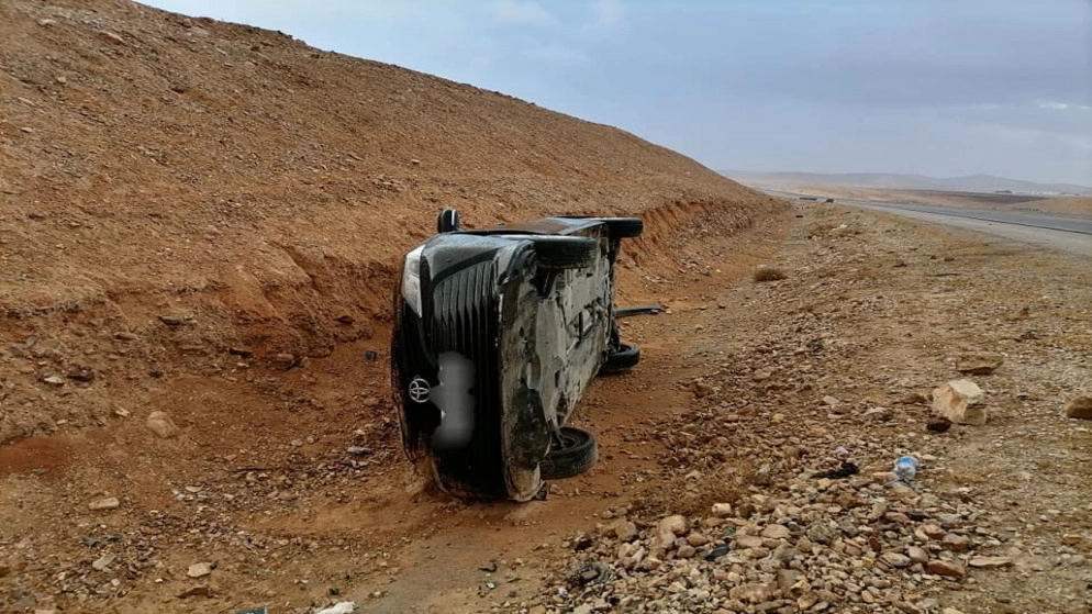 إدارة الدوريات الخارجية تتعامل مع حوادث انزلاق المركبات بعد تساقط الأمطار