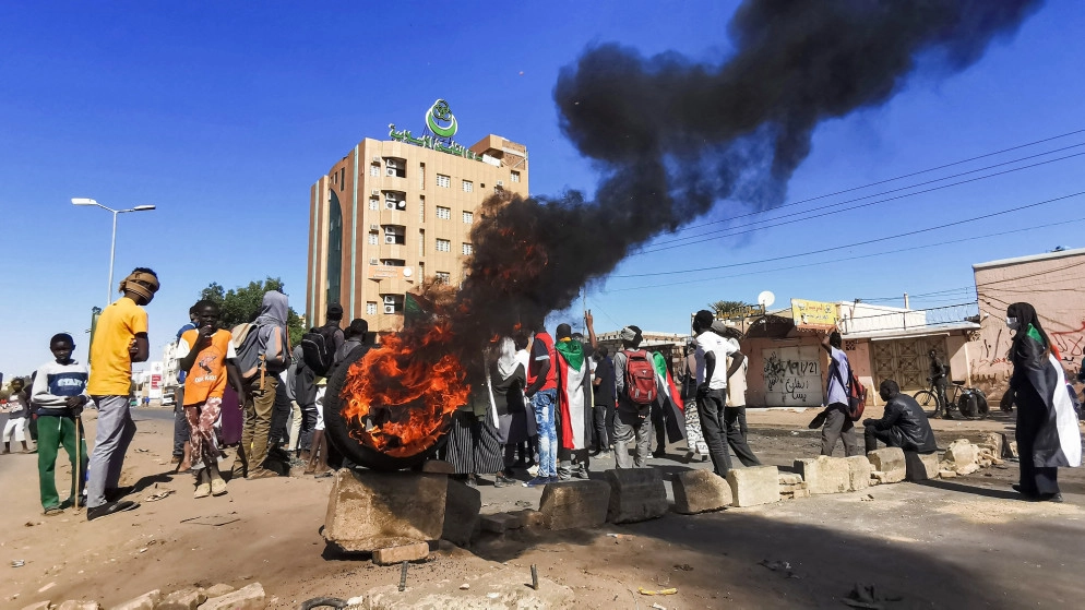 إطلاق غاز مسيل للدموع لتفريق المتظاهرين في العاصمة السودانية