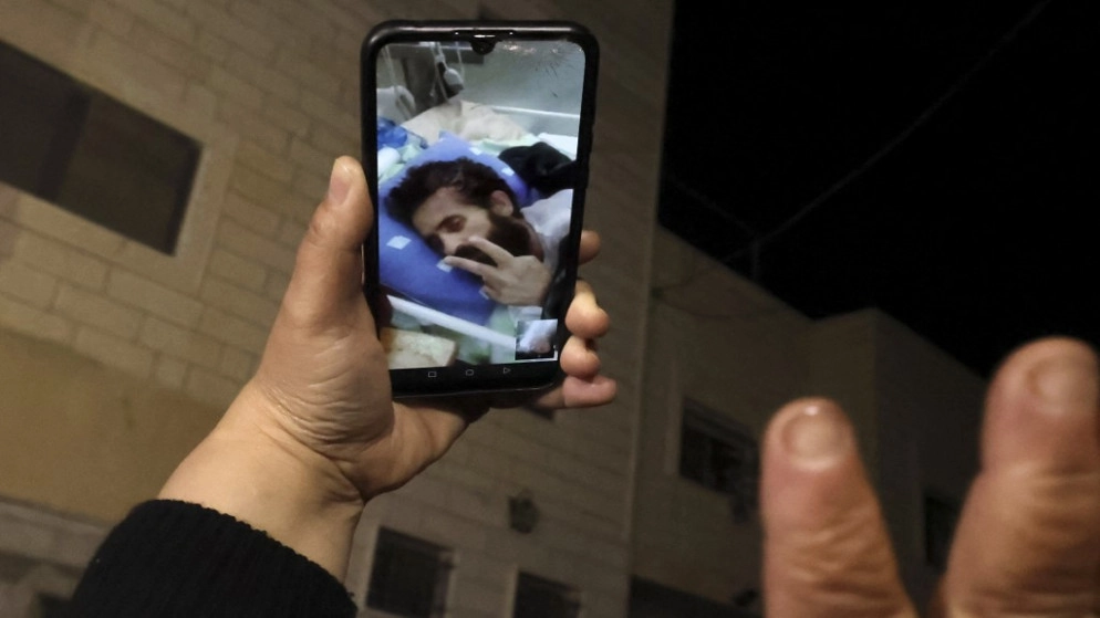 الأسير الفلسطيني أبو هواش ينهي إضرابه عن الطعام بعد اتفاق يقضي بالإفراج عنه