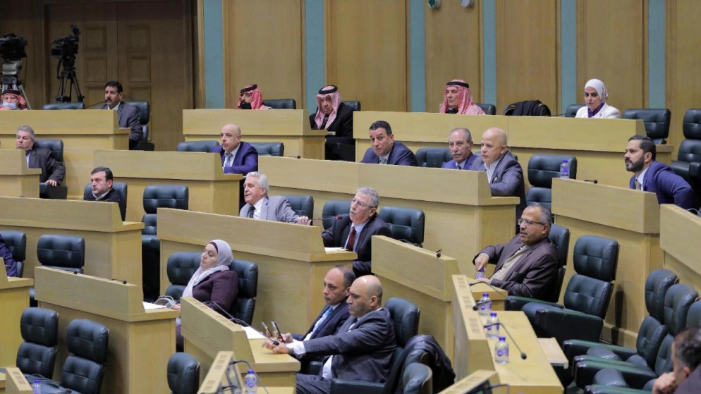 إقرار مادة تعنى بإصدار قرارات مجلس الأمة بموافقة ثلثي أصوات الأعضاء