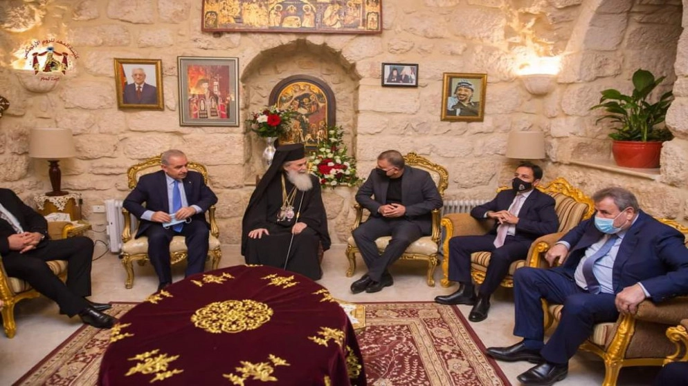 وزير الداخلية يحضر قداس منتصف الليل بكنيسة المهد في بيت لحم مندوبا عن الملك