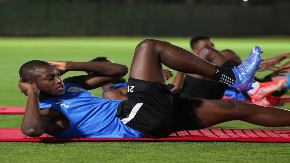 تعرض لاعب نادي الوكرة كوليبالي لأزمة قلبية خلال مباراة في الدوري القطري