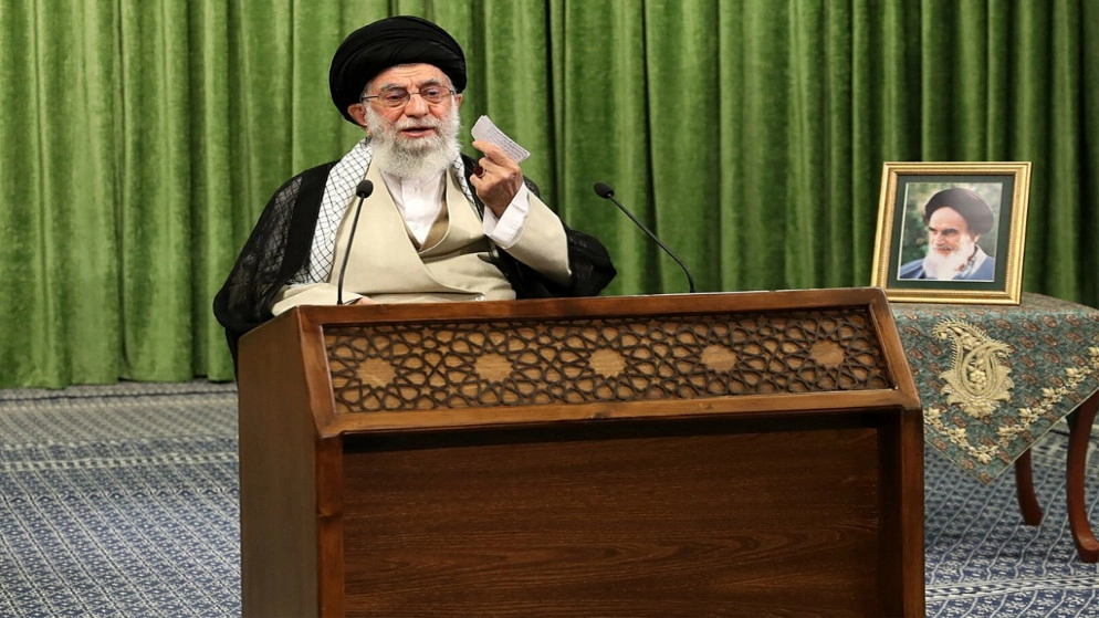خامنئي لا يعد التفاوض "تسليما للعدو"