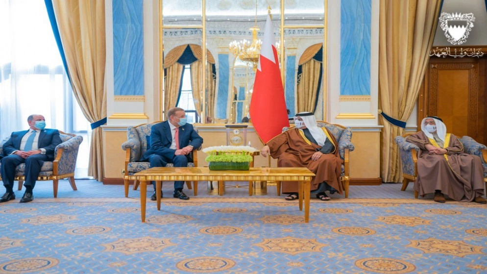 رئيس مجلس النواب ينقل رسالة خطية من الملك إلى ملك البحرين 