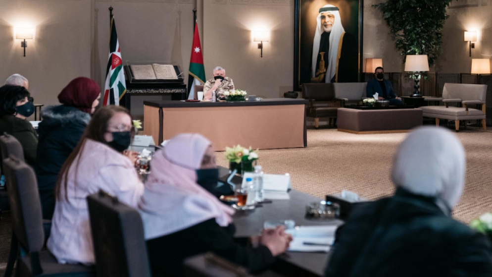 الملك خلال لقائه ممثلات عن القطاع النسائي: لا تهبن المشاركة وتقدمن إلى الأمام