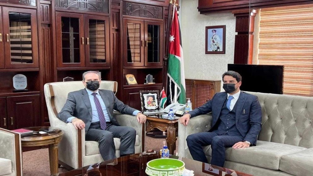 وزير الصحة يبحث دراسة التسعيرة العلاجية للمرضى الليبيين في الأردن