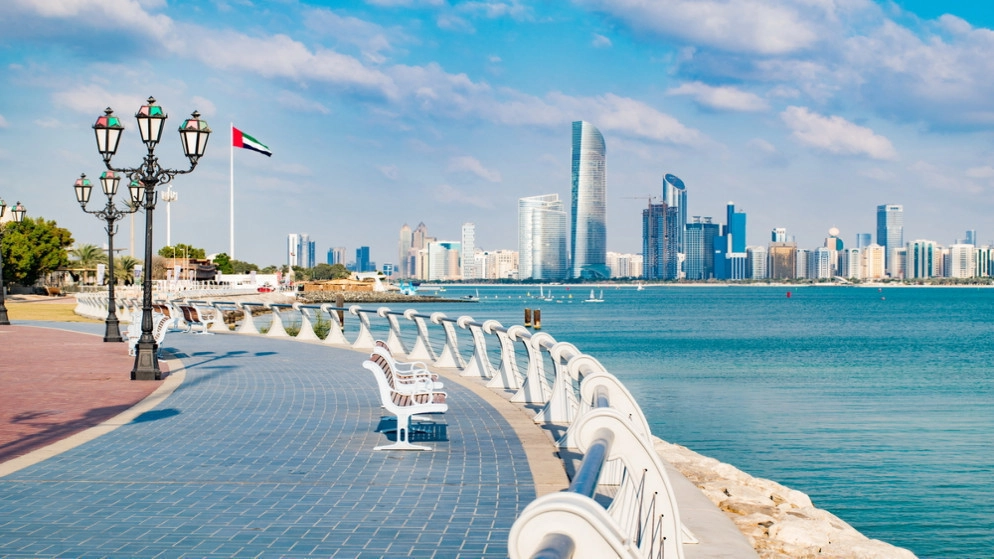 الإمارات ستنضم لصندوق فرنسي-سعودي لمساعدة الشعب اللبناني