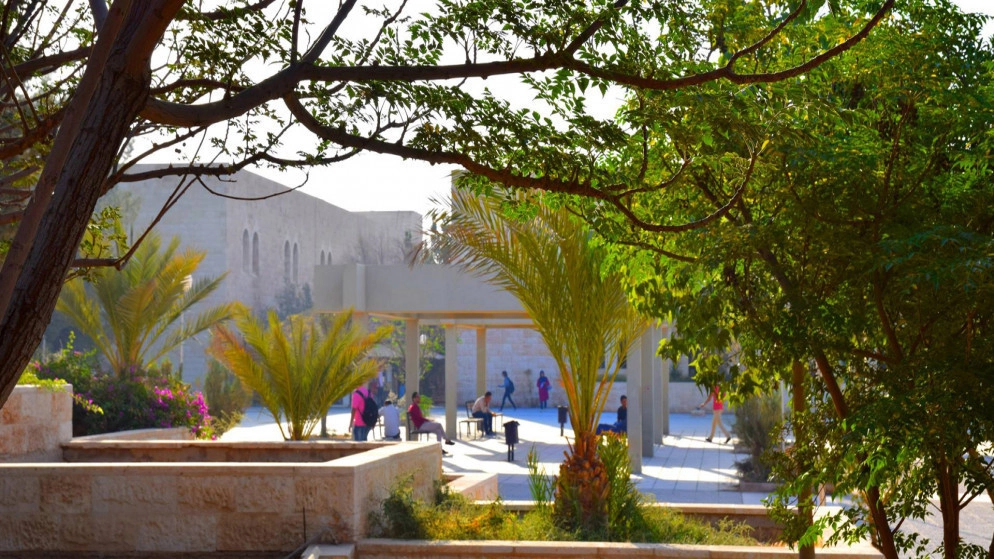 الطلبة غير المتقدمين للامتحانات النهائية بعد منعهم من دخول الجامعة يمكنهم تقديم امتحان تكميلي