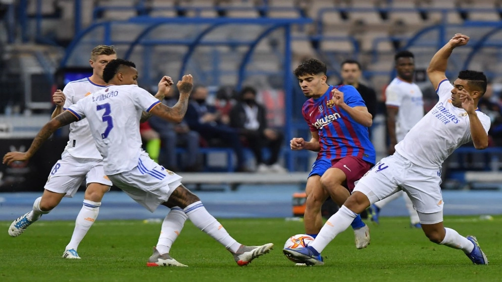 ريال مدريد يتخطى برشلونة 3-2 بعد التمديد ويبلغ النهائي