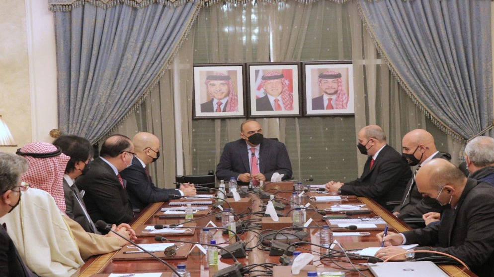 رئيس الوزراء يؤكد حرص الحكومة على إزالة العقبات أمام المستثمرين