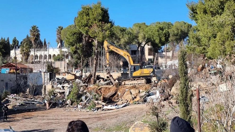 الاحتلال الإسرائيلي يهدم مشتلا لعائلة فلسطينية في الشيخ جراح ويجبرها على إخلاء المنزل