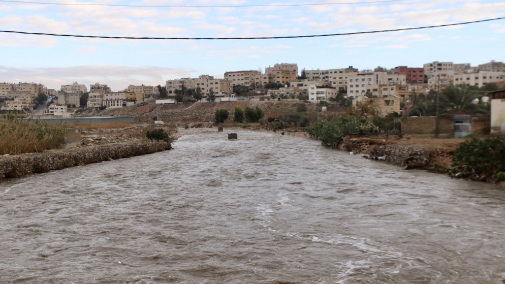 سلطة المياه تعلن حالة طوارئ وتجهّز طواقمها للتعامل مع الظروف الجوية