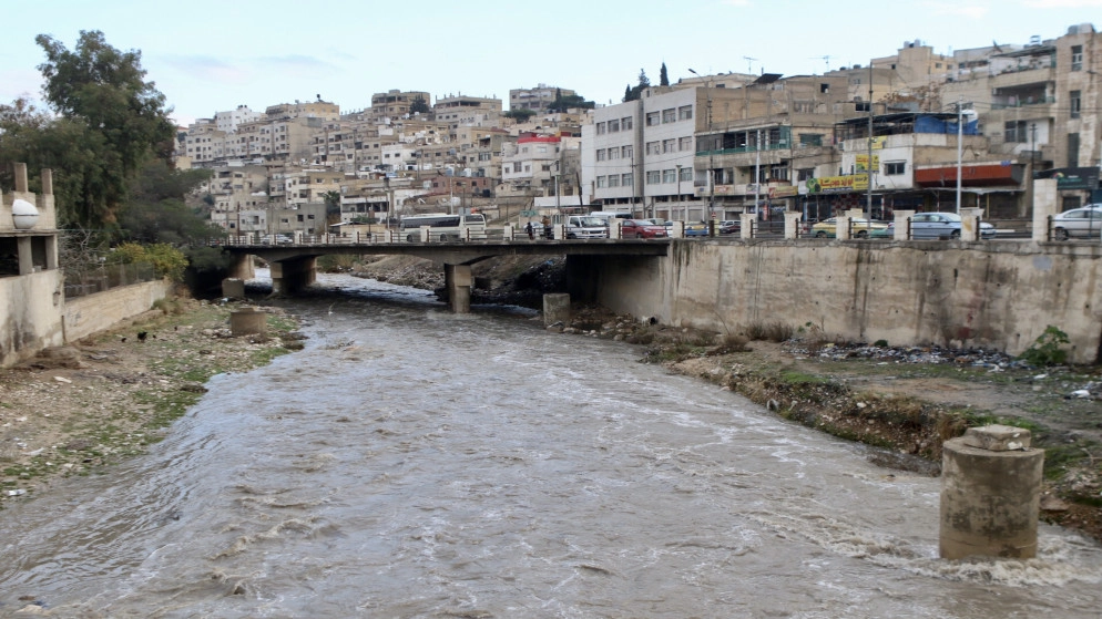 بلدية الزرقاء تعلن طوارئ قصوى استعدادا لاستقبال المنخفض الجوي