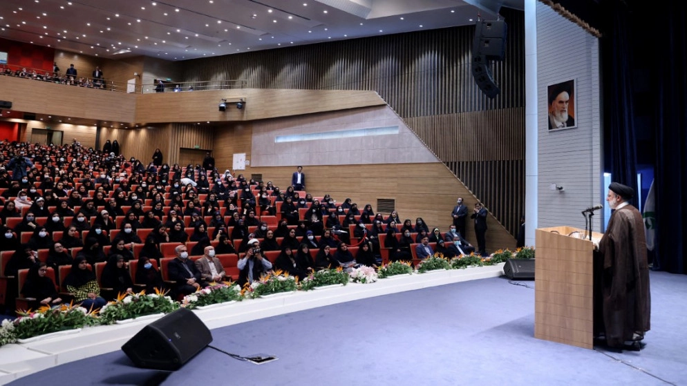 صدامات في إيران مع دخول الاحتجاجات أسبوعها الرابع