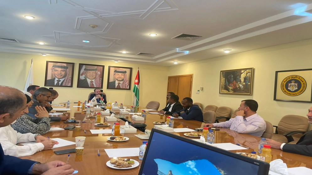 بحث تعزيز التعاون والتدريب بمجالات الإفصاح والرقابة على سوق رأس المال بين الأردن والسودان