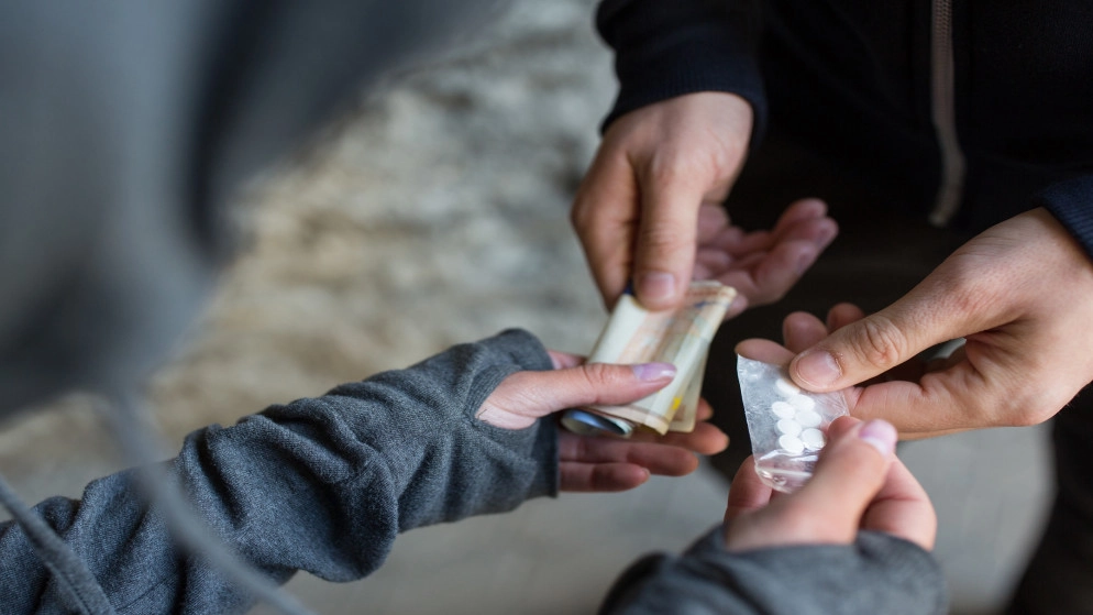 دراسة مشروع إلكتروني لتتبع أدوية منذ استيرادها أو تصنيعها وحتى وصولها للمريض