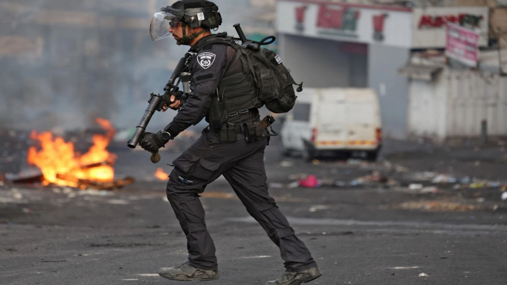 اشتباكات بين فلسطينيين وجنود جيش الاحتلال في مناطق عدة بالقدس