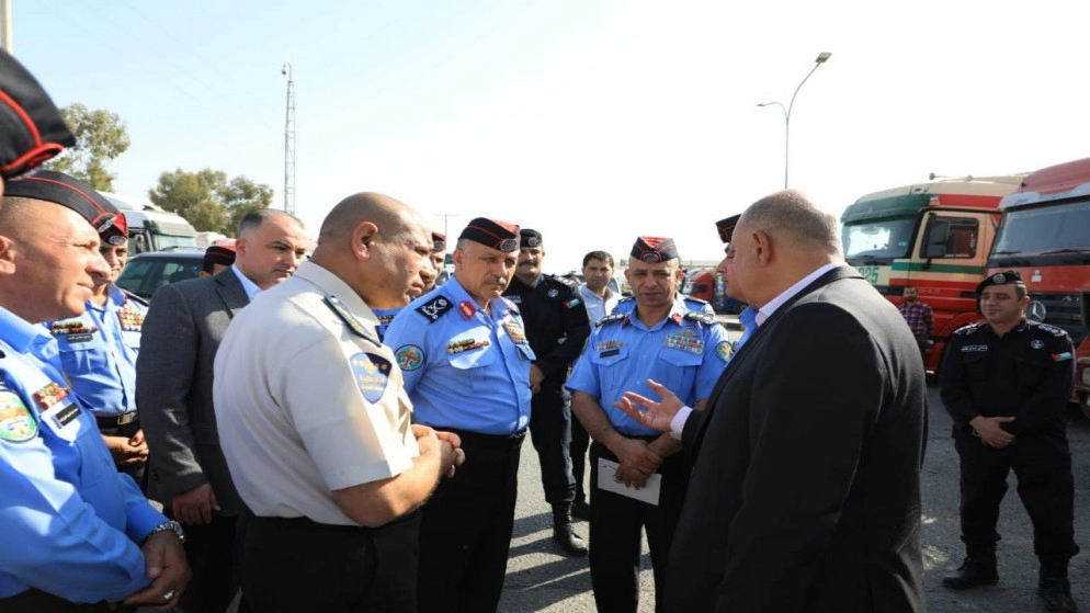 مدير الأمن العام يؤكد المضي باتخاذ إجراءات تعزز خدمات جسر الملك حسين