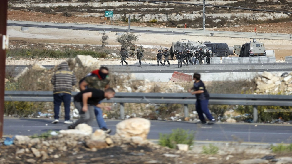إصابة فلسطينيين خلال مواجهات مع قوات الاحتلال الإسرائيلي في مناطق بالضفة الغربية المحتلة