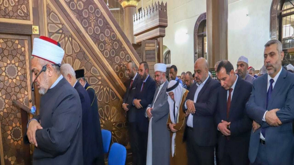 إقامة صلاة الكسوف في المسجد الحسيني في عمّان