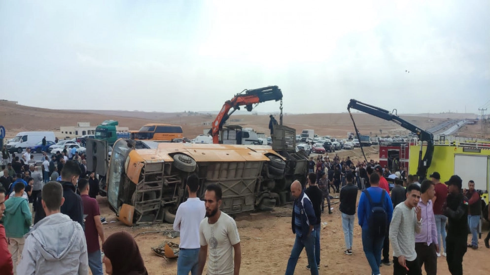 3 وفيات وإصابة 34 آخرين إثر تدهور حافلة نقل طلاب في محافظة الزرقاء