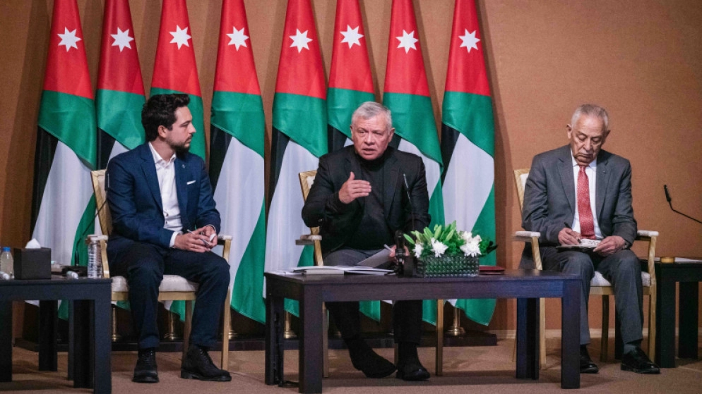 الملك من مخيم عزمي المفتي: الأردن يبذل جهودا كبيرة لتوفير الدعم لـ "أونروا"