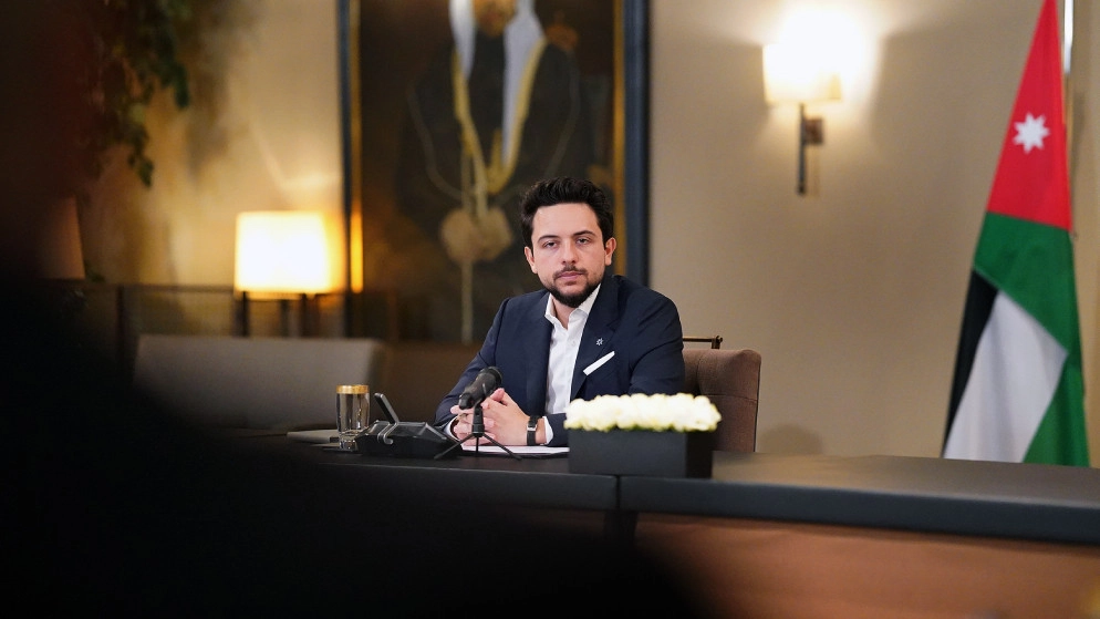 ولي العهد يصل إلى الجزائر لترؤس وفد الأردن في القمة العربية