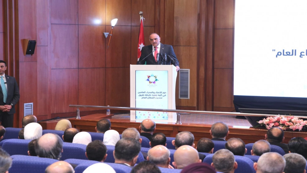 الخصاونة: لدى الحكومة إطار قانوني قادر على التعامل مع الفساد وردعه في إطار استباقي