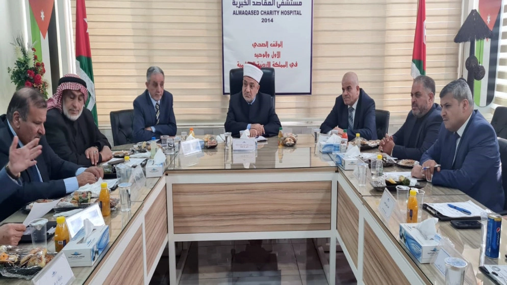 وزير الأوقاف يوجه بتوسعة وتحديث مستشفى المقاصد الخيرية