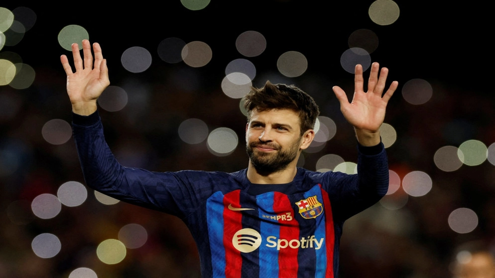 بيكيه يودع برشلونة بالدموع خلال فوز عاطفي أمام ألميريا