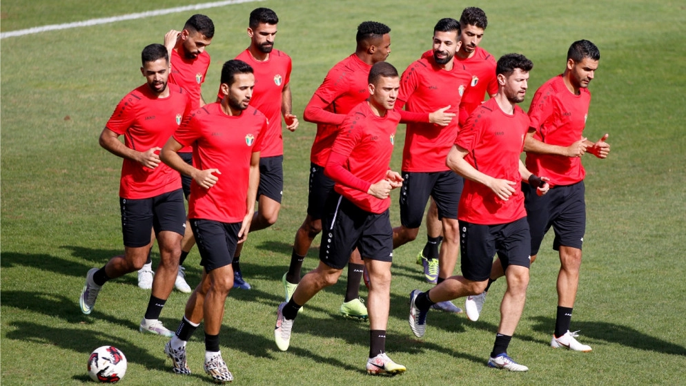 المنتخب الوطني لكرة القدم يبدأ تدريباته استعدادا لمباراة إسبانيا