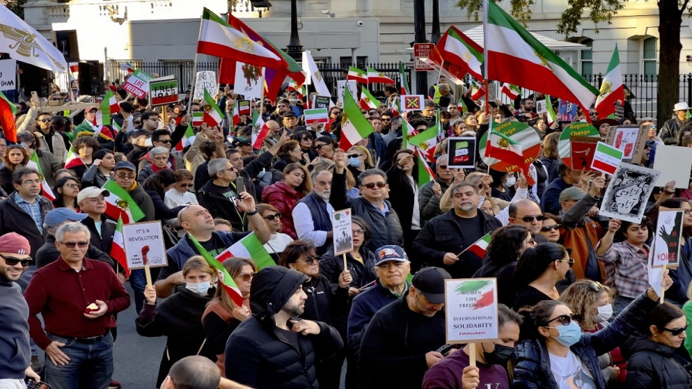 برلمانيون إيرانيون يطالبون بعقوبات مشددة بحق "مثيري الشغب" مع احتدام الاحتجاجات