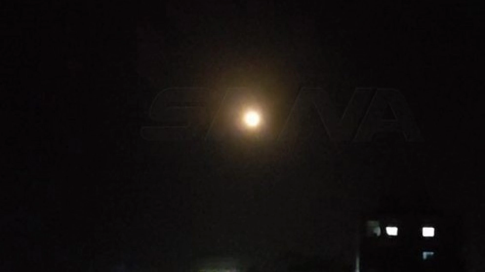 الدفاعات الجوية السورية تسقط صواريخ "معادية" بالقرب من مطار الشعيرات جنوب شرق حمص