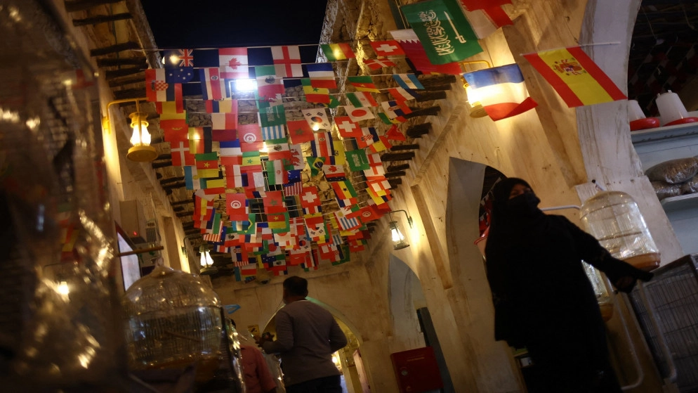 أمير قطر يشيد بتعاون روسيا في تنظيم المونديال