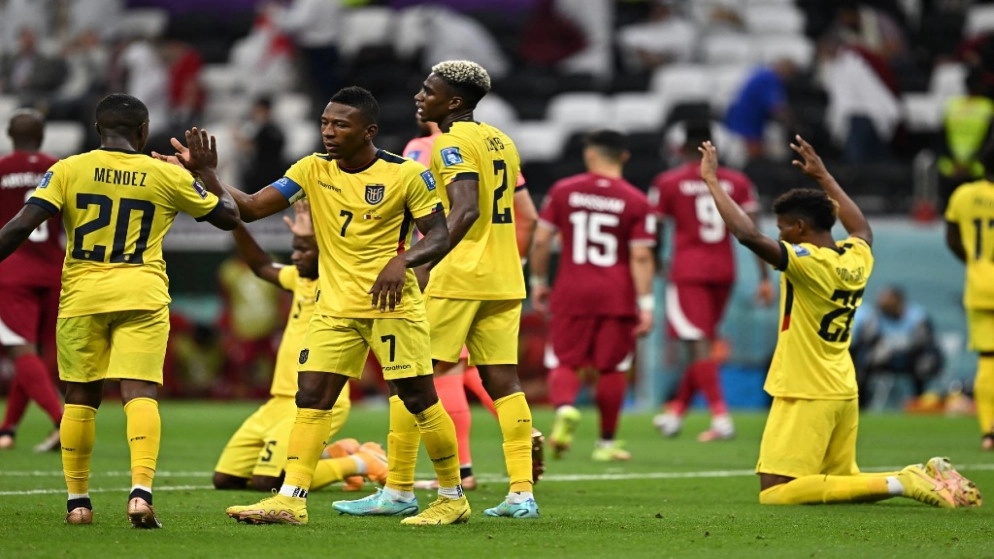 منتخب قطر يخسر في افتتاح المونديال أمام الإكوادور بثنائية فالنسيا