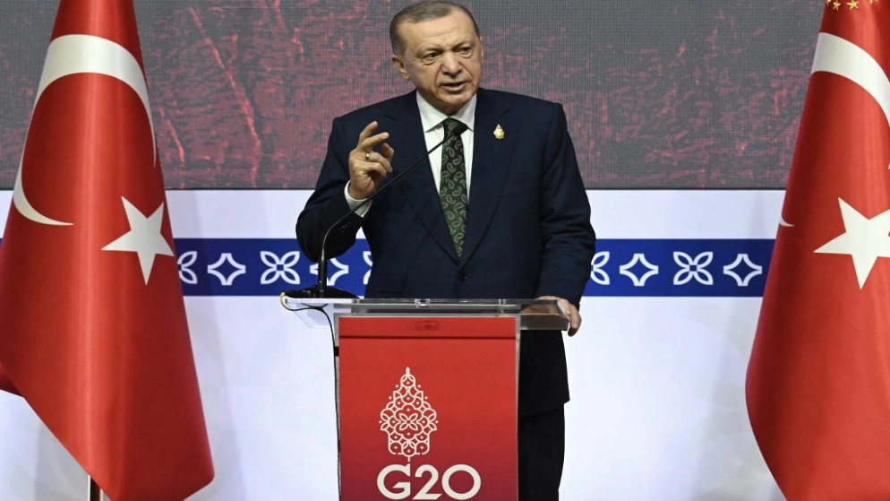 إردوغان يشير إلى أن العملية البرية في سوريا ستجري "قريبًا"