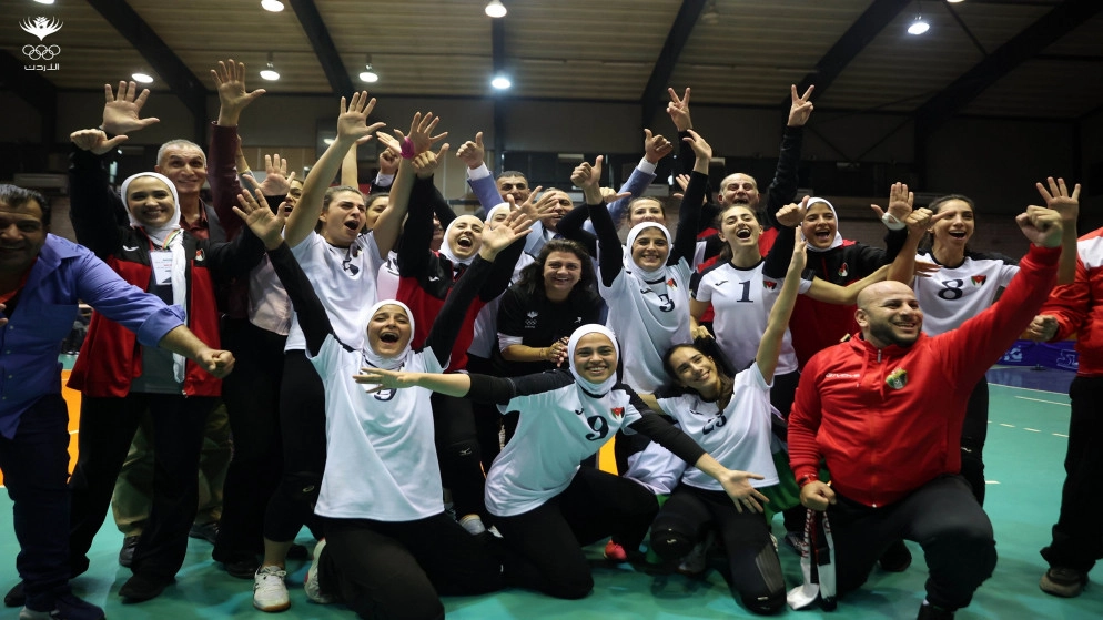 منتخب كرة الطائرة للسيدات يتأهل لملاقاة لبنان في نهائي غرب آسيا
