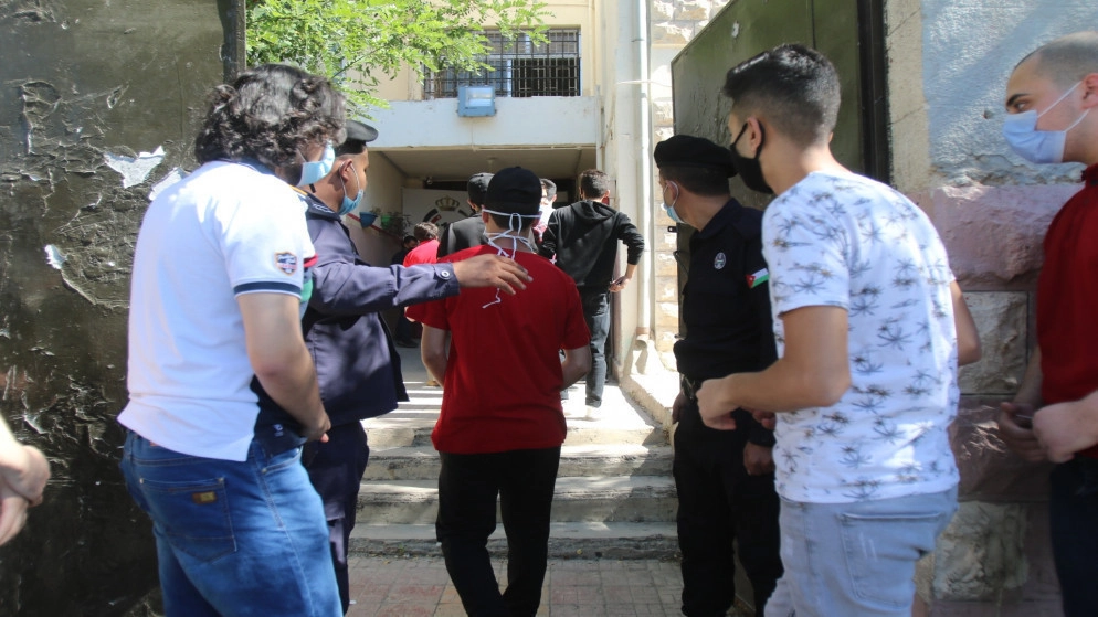 طلبة "التوجيهي" يلتحقون بمدارسهم وجاهيا