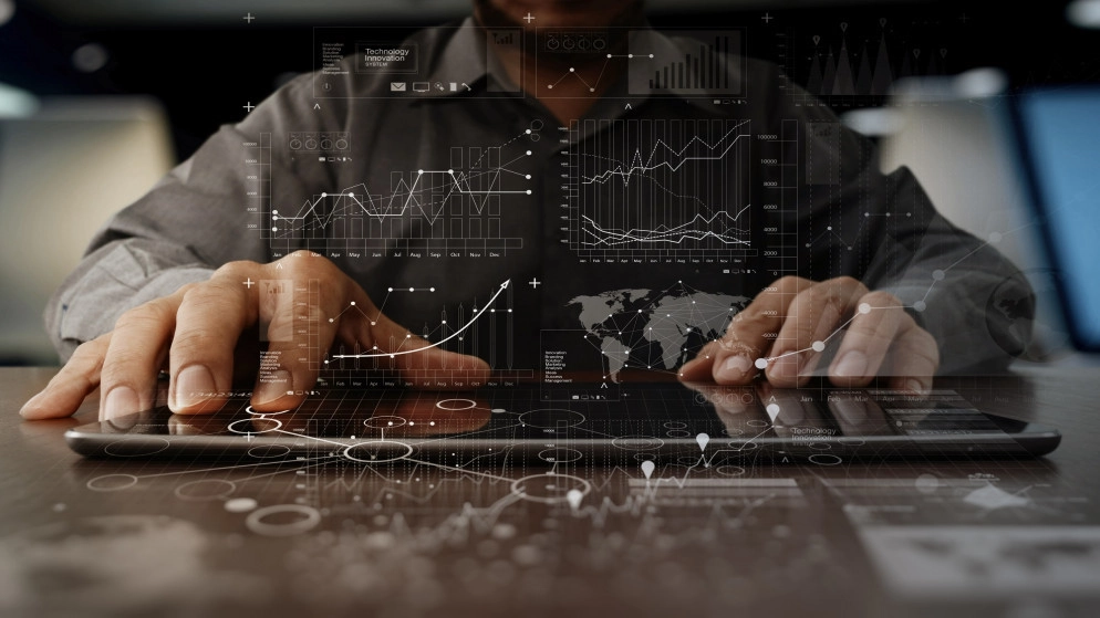 منتدى الاستراتيجيات الأردني يوصي بـ"تسريع" عملية الرقمنة في القطاع الحكومي