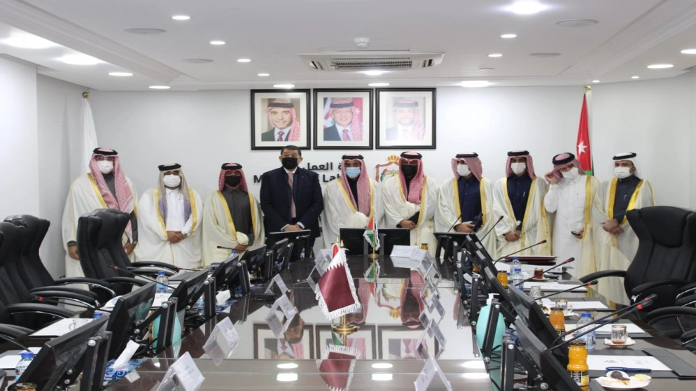 بحث زيادة فرص تشغيل الأردنيين في قطر