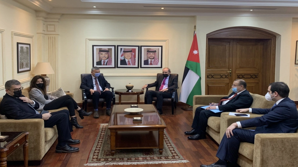 وزير الخارجية يلتقي مع مفوض "أونروا"  في إطار التنسيق والتشاور المستمر