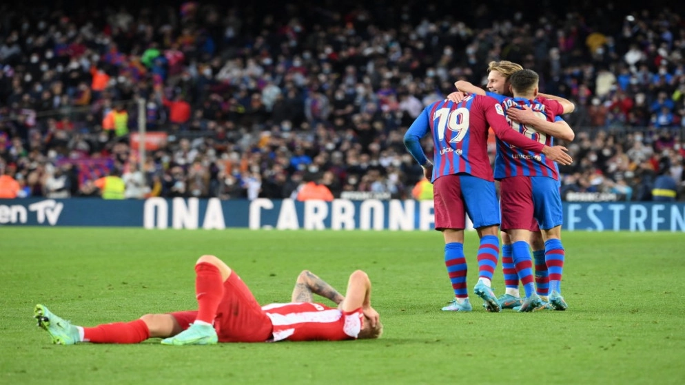 برشلونة الحاسم يقهر أتليتيكو 4-2 في كامب نو