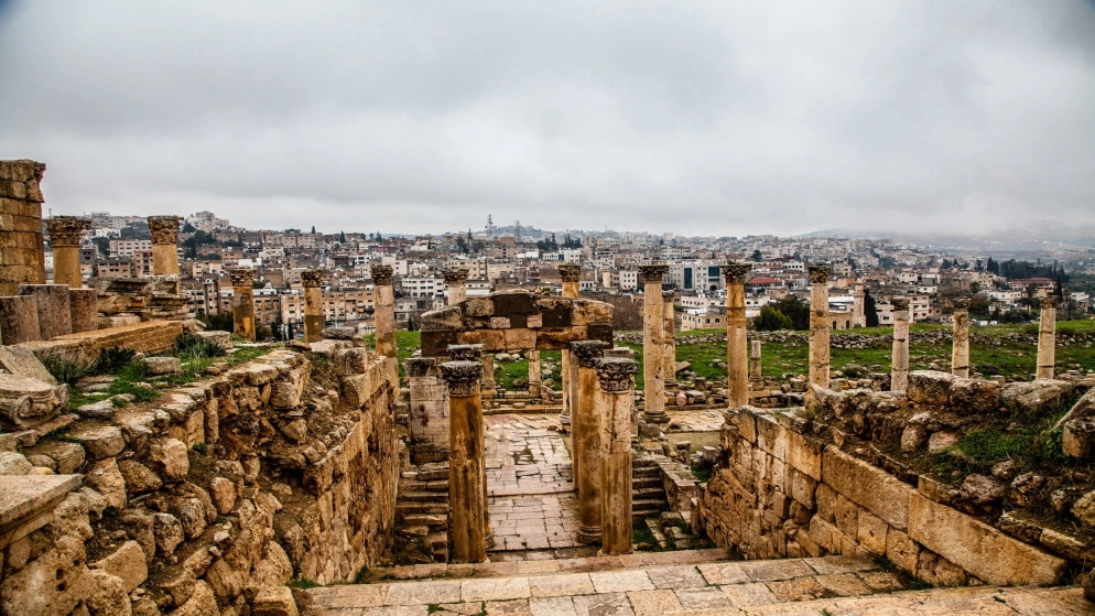 كتلة هوائية باردة ورطبة تؤثر على الأردن الأربعاء والخميس