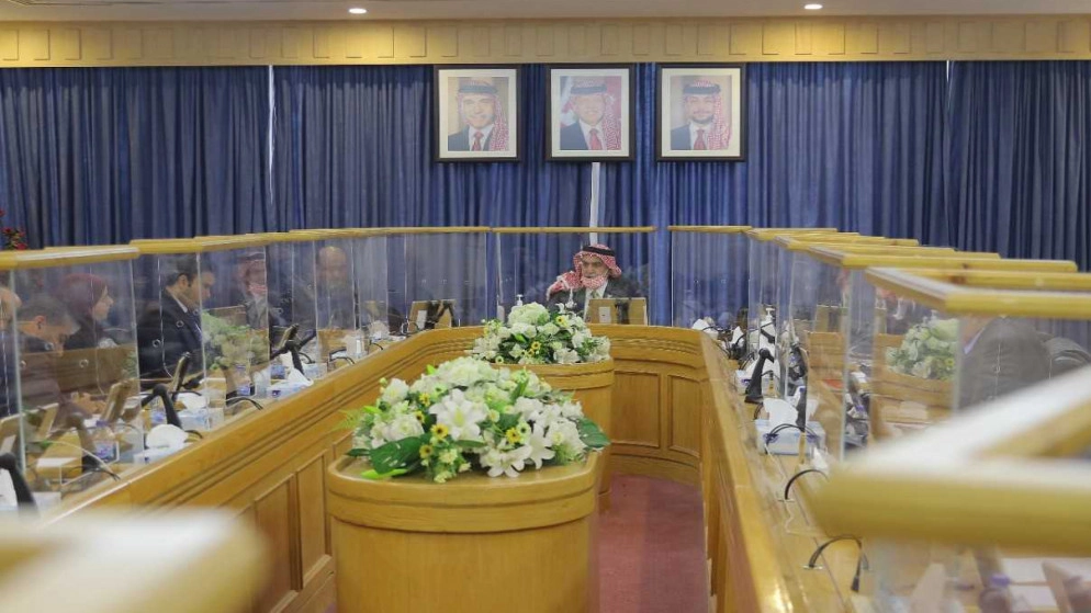 "مالية الأعيان" تبحث التحديات الاقتصادية والحلول المقترحة