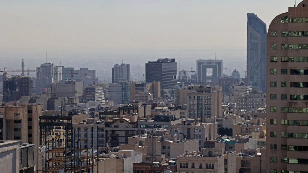 إخماد حريق في قاعدة عسكرية غربي إيران ولا ضحايا