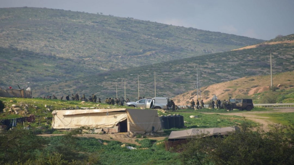 الاحتلال الإسرائيلي يحشد عشرات الجنود قرب خيام الفلسطينيين في الأغوار الشمالية