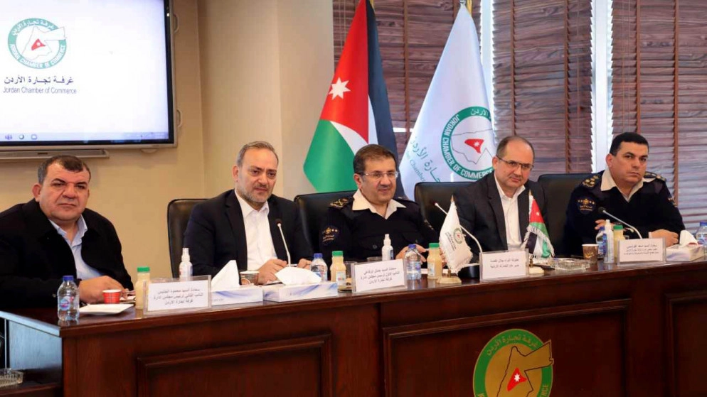 مدير الجمارك: تجميد قرار القوائم الاسترشادية بعد شهر رمضان