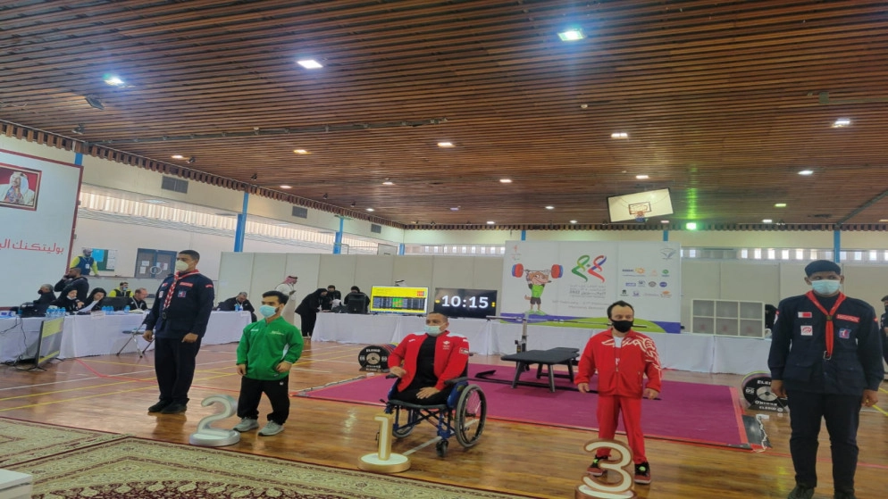 عمر قرادة يتوج بذهبية رفع الأثقال بدورة ألعاب غرب آسيا البارالمبية